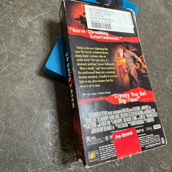 28 Days Later (VHS 2004) Blue Tape Blockbuster Vintage Cillian Zombie Horror - Picture 2 of 5